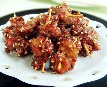 小炸肉串爆料怎么做的视频,视频教你轻松在家做美味串串